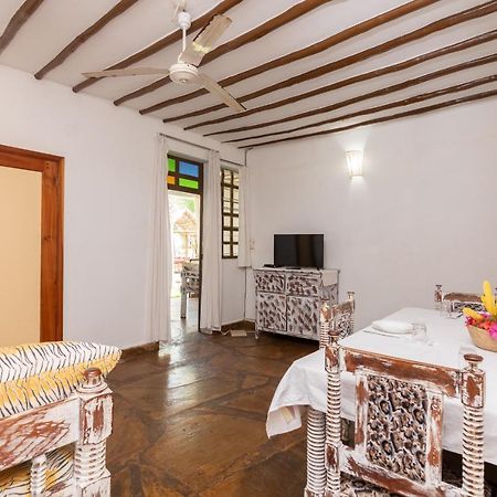 Eden House Cottages Malindi Exterior photo